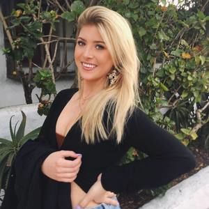 Meet your Posher, Alli